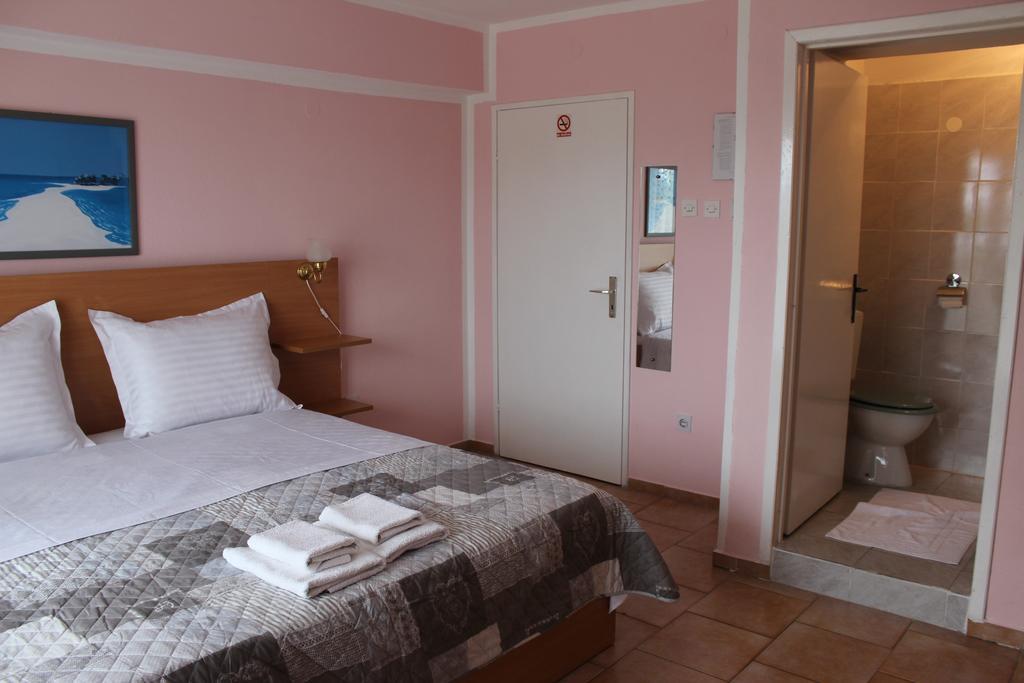 Pansion Begic Otel Omiš Oda fotoğraf